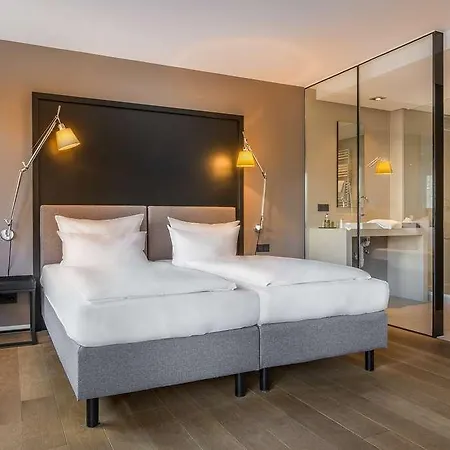 Western Goldenes Rad Hotel 3*