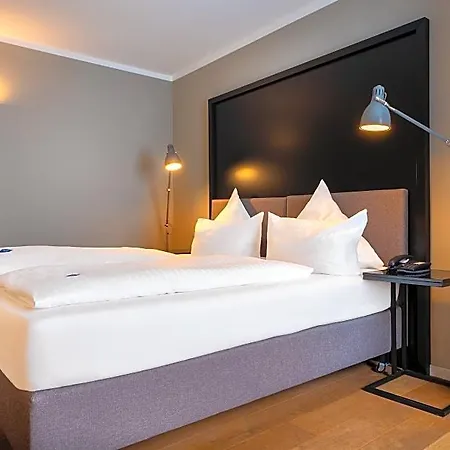 Western Goldenes Rad Hotel 3*