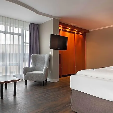 Western Goldenes Rad Hotel 3*