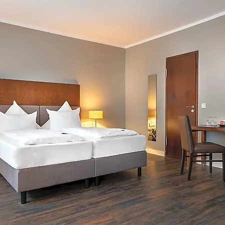 Western Goldenes Rad Hotel 3*