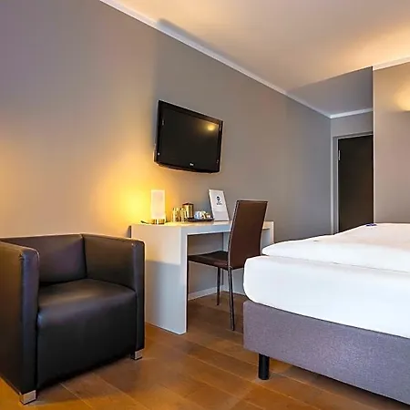 Western Goldenes Rad Hotel 3*