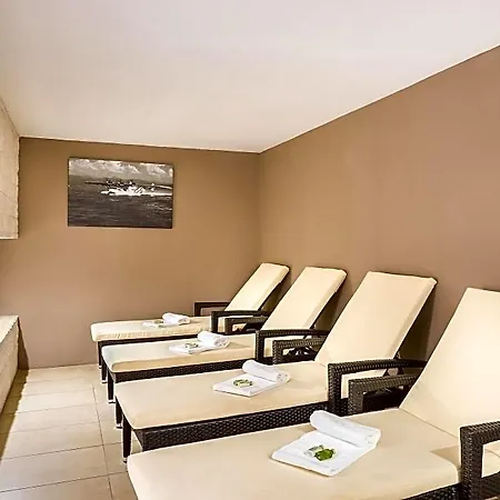 Western Goldenes Rad Hotel