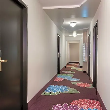Western Goldenes Rad Hotel 3*