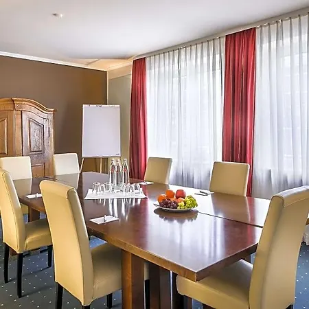 Western Goldenes Rad Hotel 3*