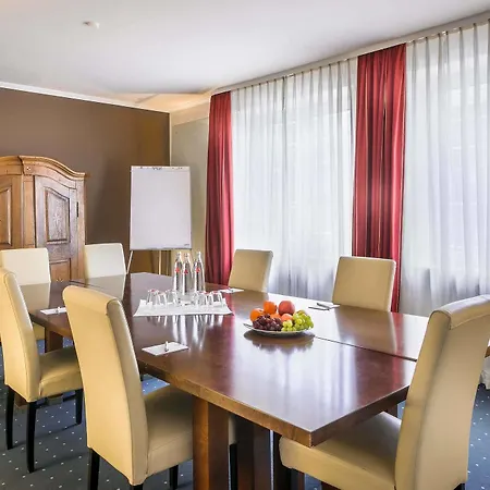 Western Goldenes Rad Hotell 3*