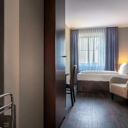 Hotell Western Goldenes Rad 3*