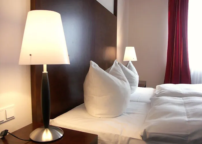 Western Goldenes Rad ホテル