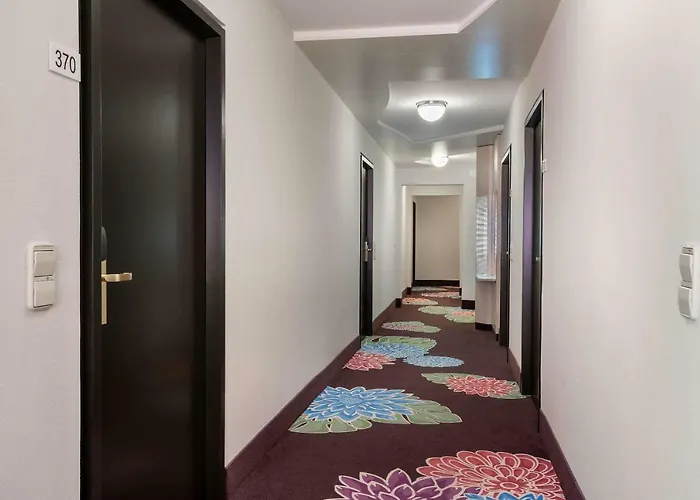 Western Goldenes Rad ホテル 3*